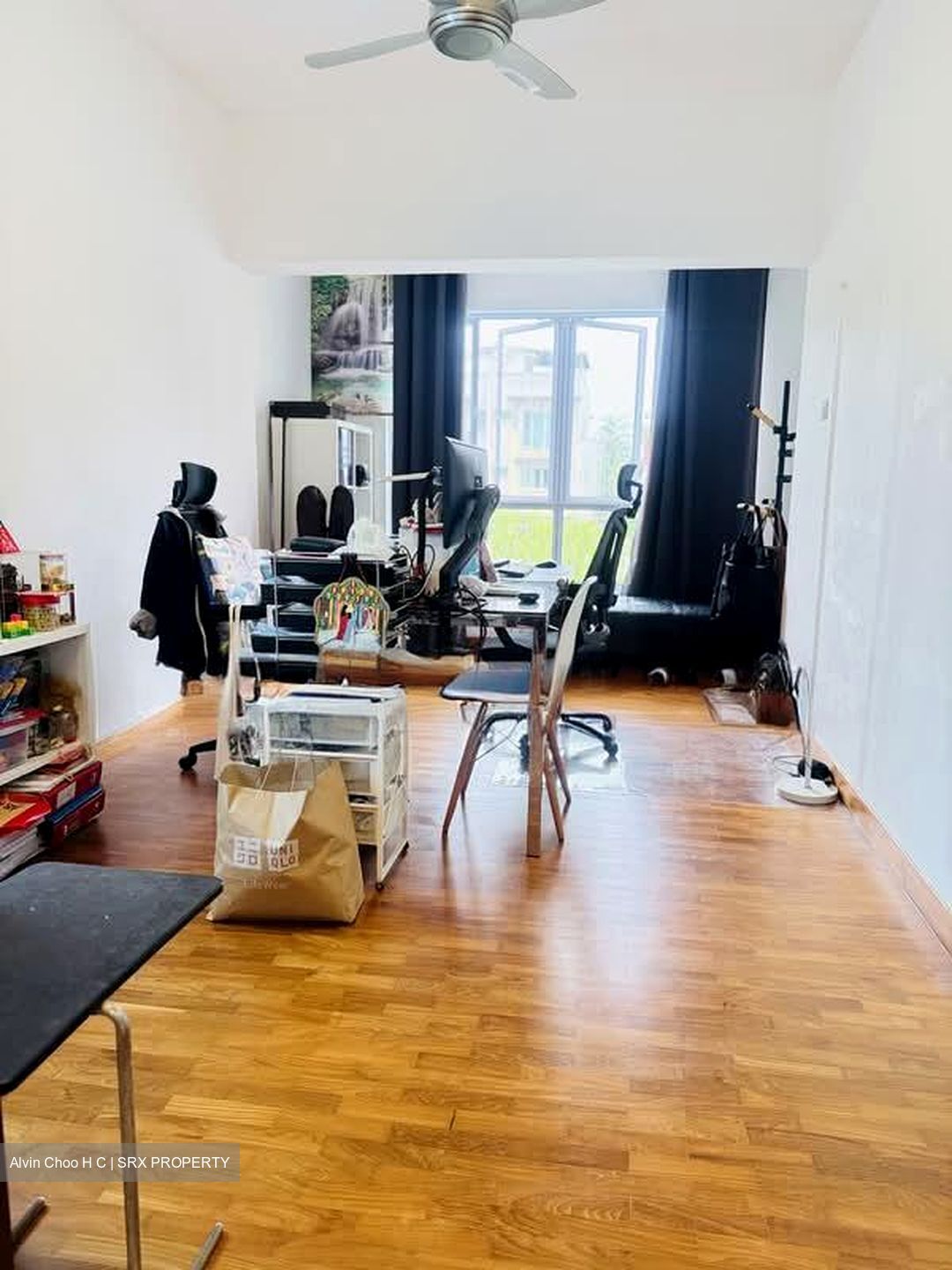 Straits Gardens (D27), Terrace #546882991